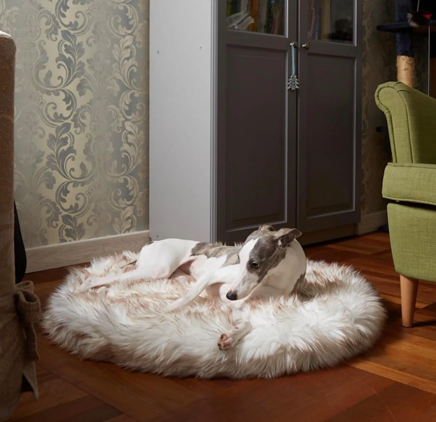 Luxury Faux Fur Orthopedic Dog Bed Donut, Memory Foam Circle Bed for Small, Medium, Large and XL Pets, Fluffy Pet Rug with Waterproof and Washable Soft Cover, Bone White